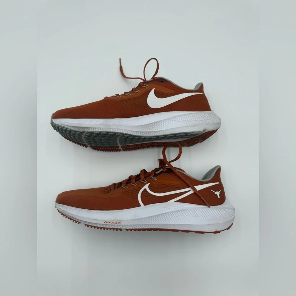 Nike Zoom Pegasus 39 Texas Longhorns Sneakers, Desert Orange/White, Sz Men’s 9.5